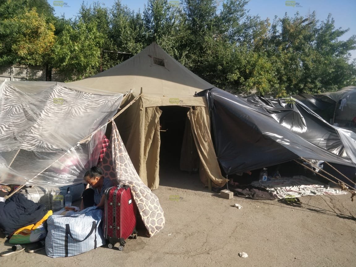 Стихийный палаточный лагерь