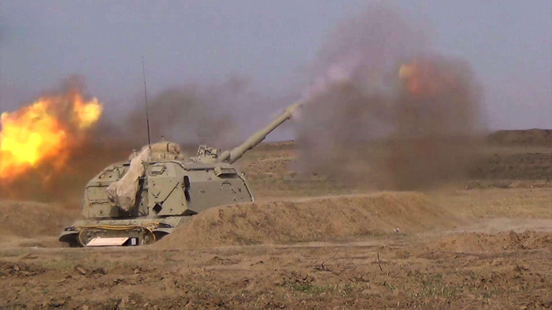 Армянская артиллерия обстреливает азербайджанскую территорию