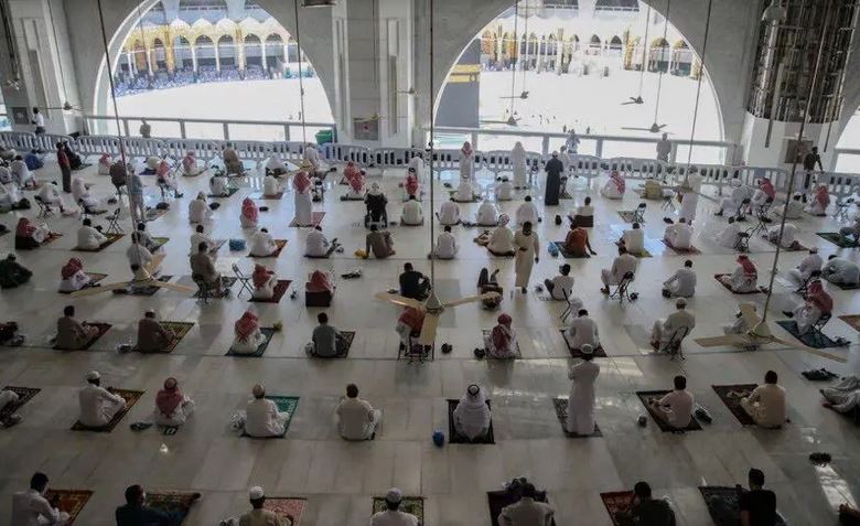 Пятничная молитва в Заповедной мечети