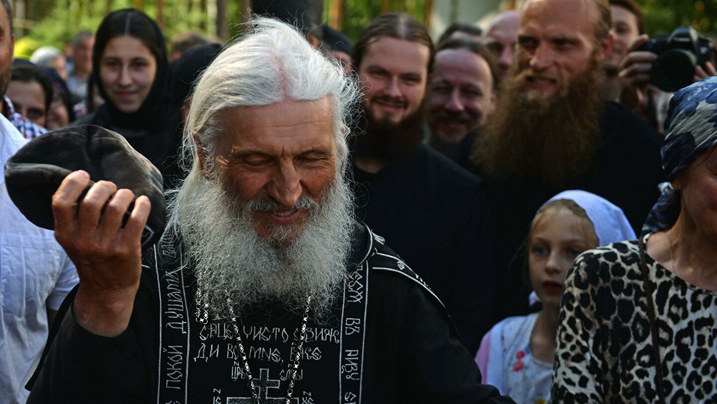 Отлученный от церкви бывший схимонах Сергий и его сторонники