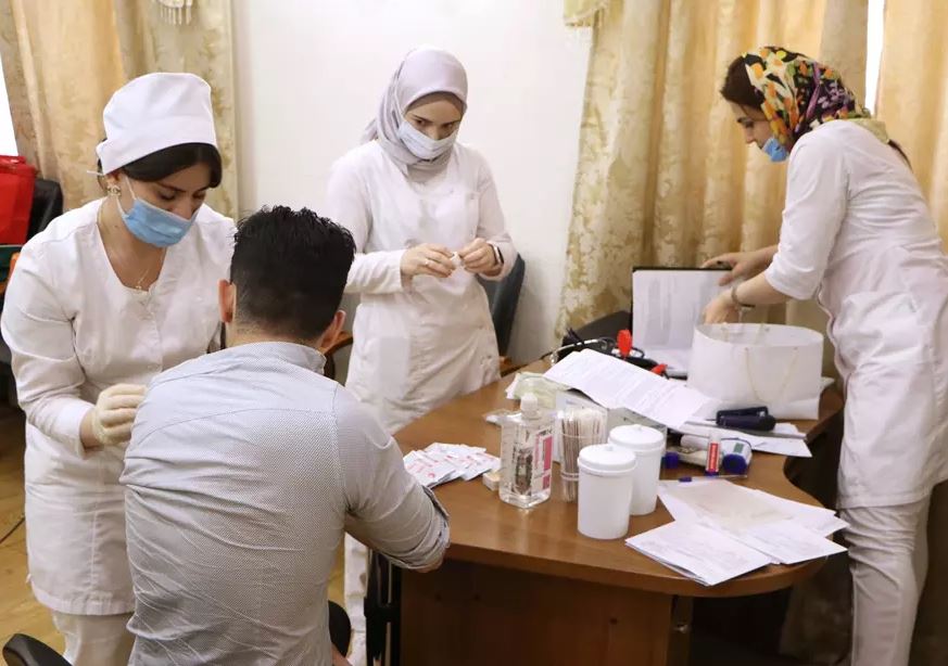 В Чечне объявили обязательную вакцинацию