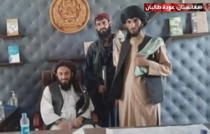 Талибы во дворце президента страны в Кабуле