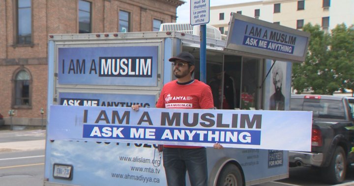 Мусульманский активист в Фредериктоне