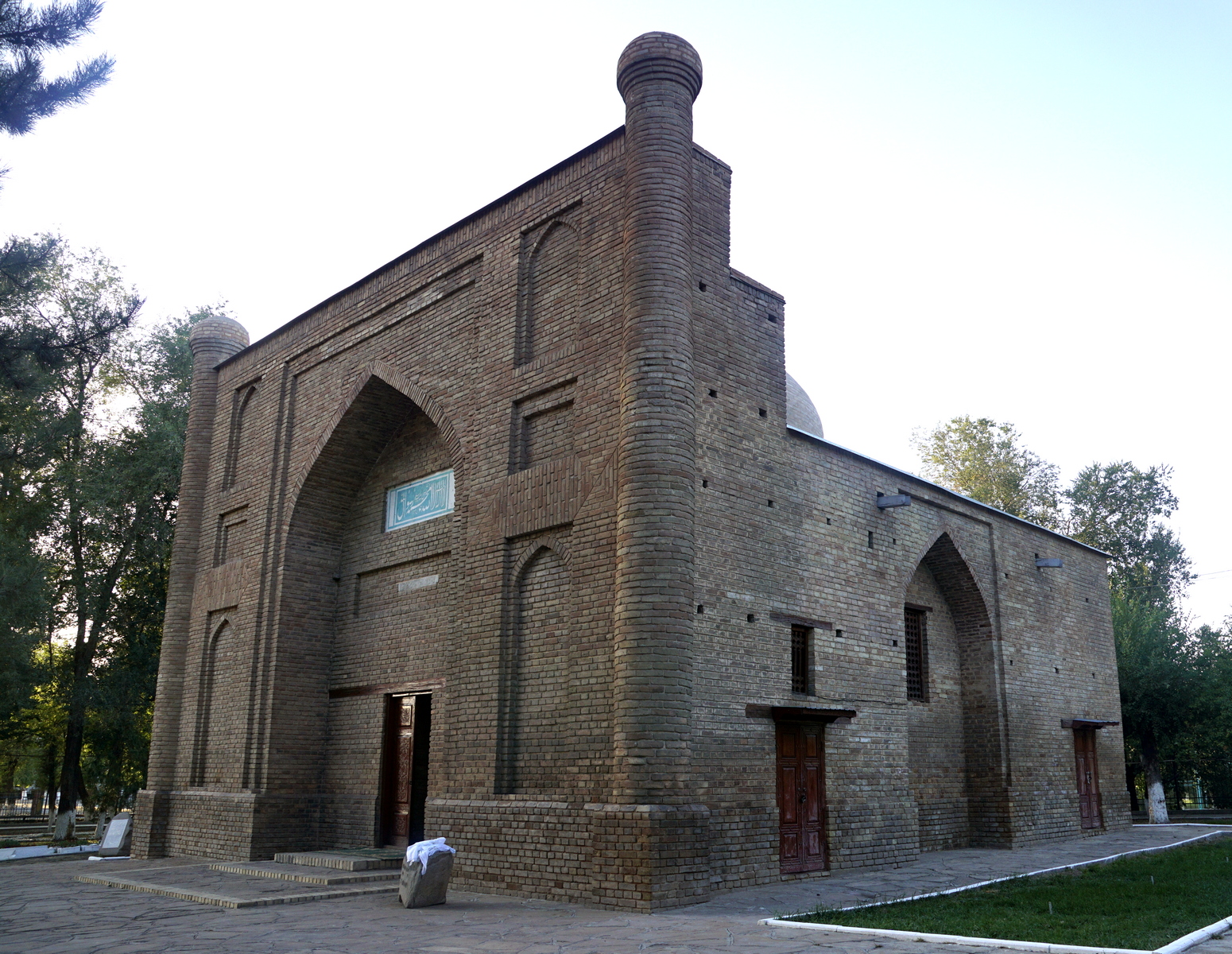 Мавзолей Карахана не раз реставрировался, начиная с начала ХХ века
