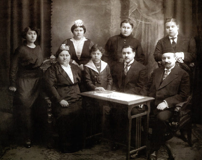 Семья Агафуровых. Фото из личного архива А. Тагирова