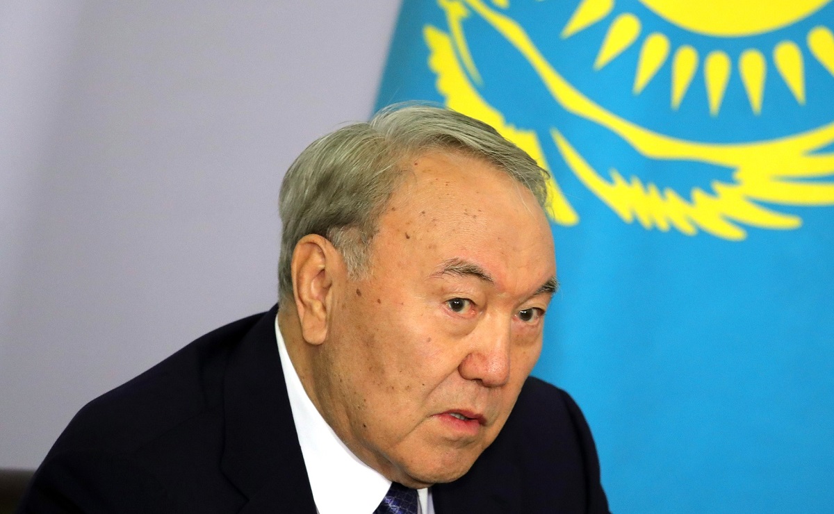 Родственники Назарбаева дружно покидают высокие должности