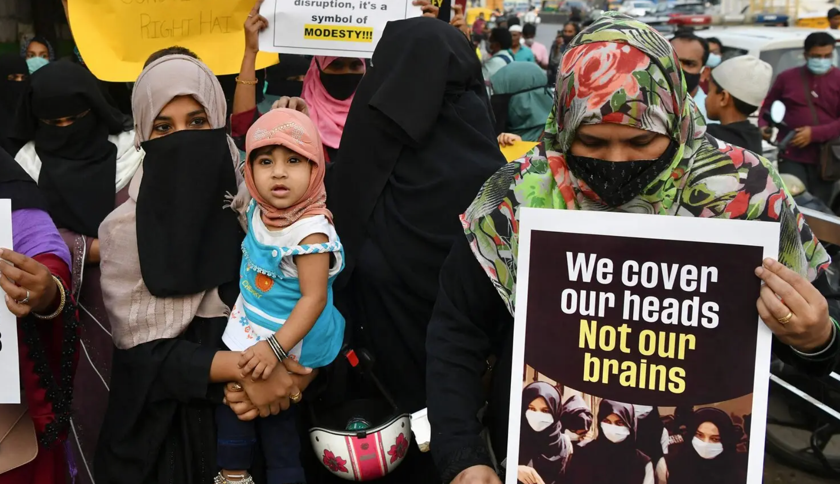 Акция протеста мусульманок Карнатаки