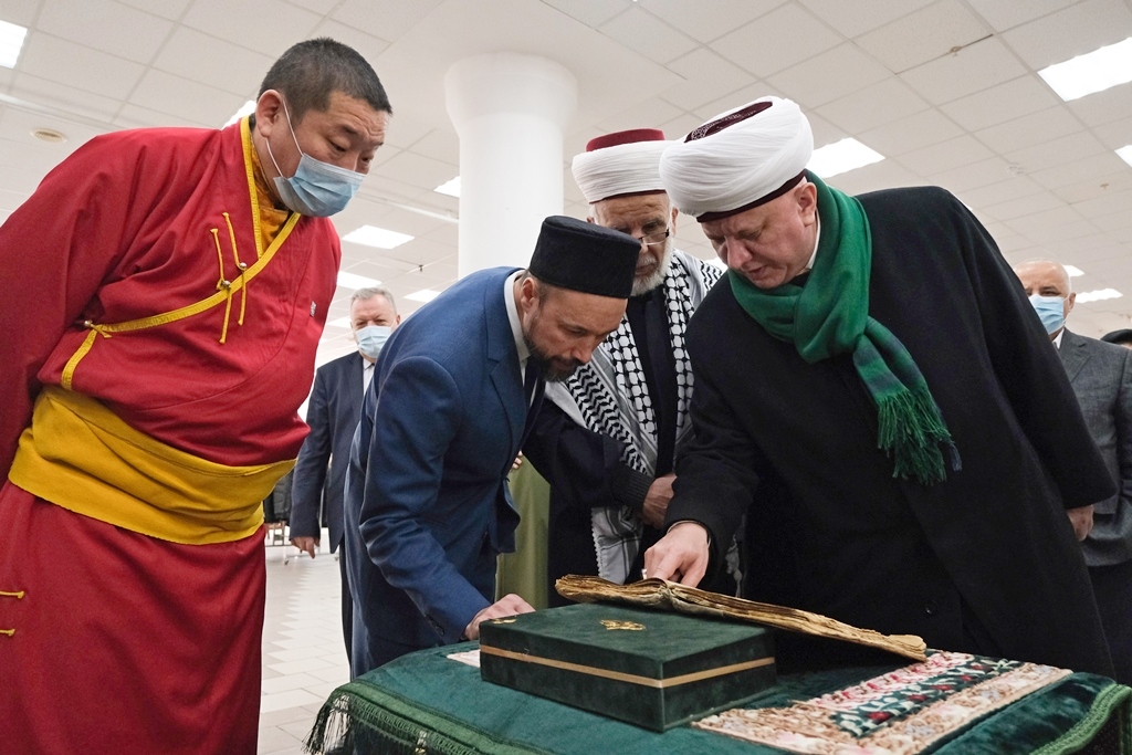 Старинные Корана привезли в Сибирь из Кавказа. Фото ЭкспоНск
