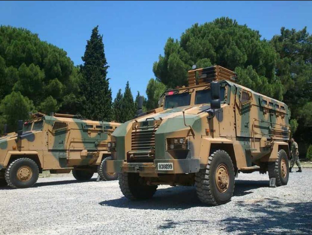 تركيا تسلم أوكرانيا مركبات عسكرية مدرعة حديثة
