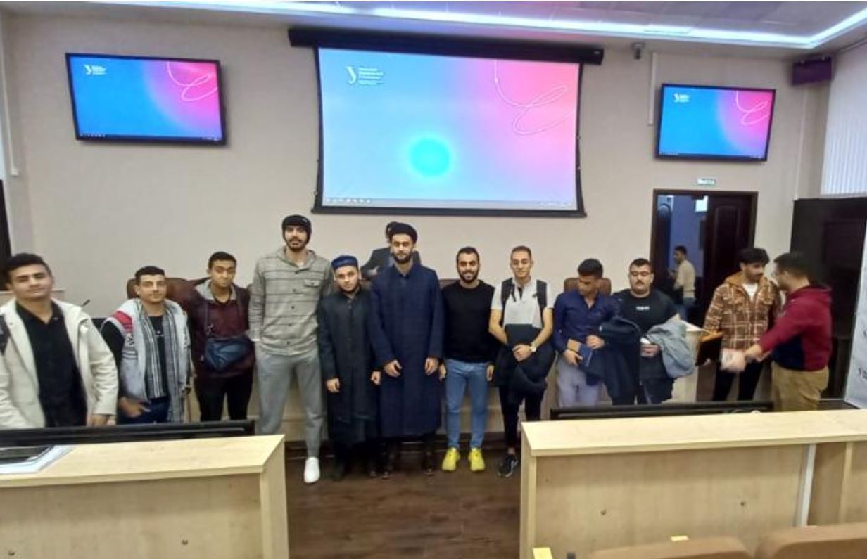 Арабские студенты Уральского федерального университета с имамами