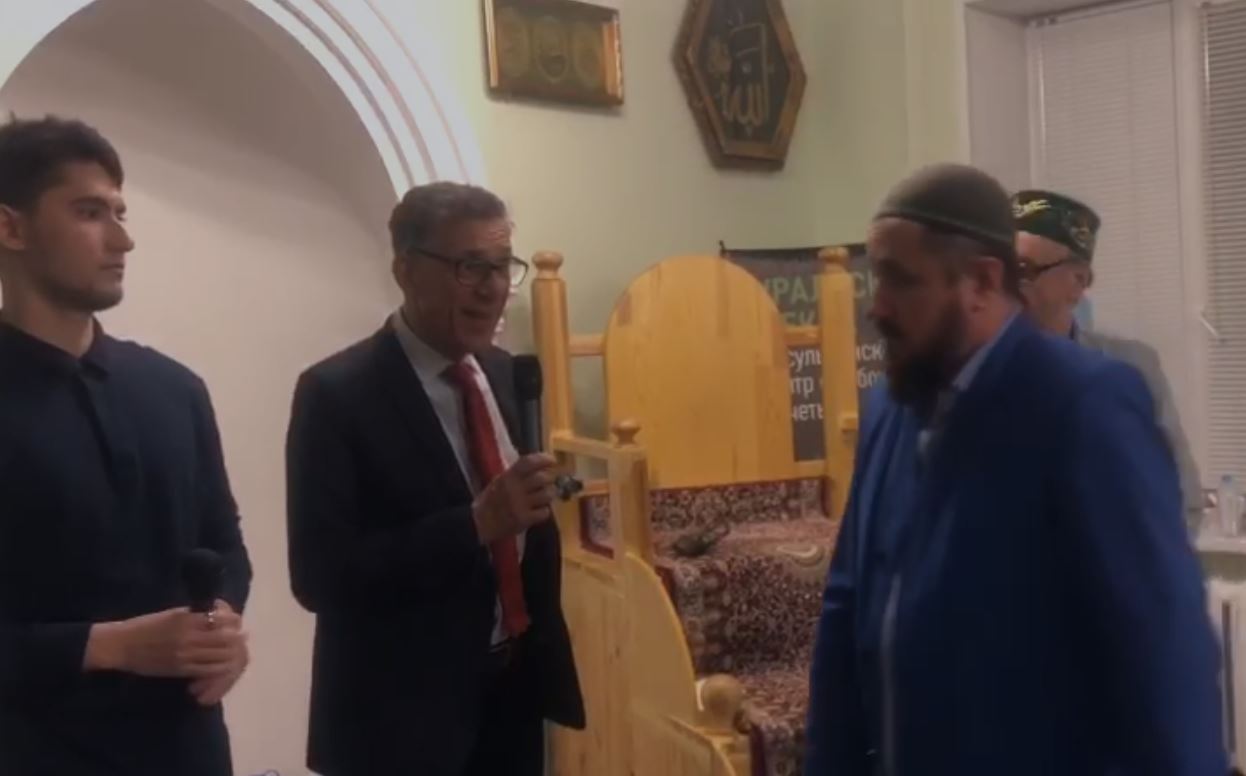 Выступление консула Франции в мечети