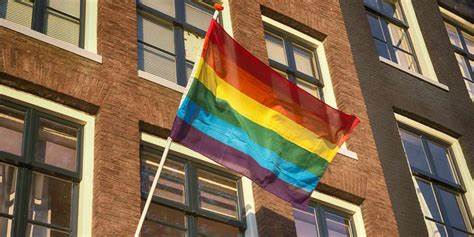 Месяц солидарности с ЛГБТ в школах Канады возмутил мусульман