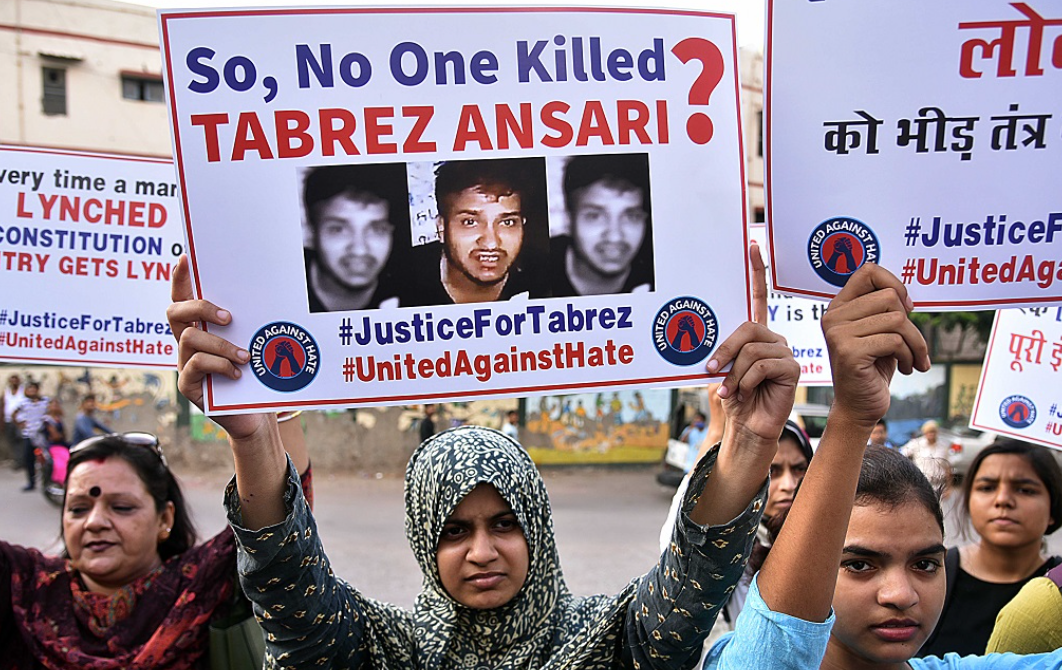 Участники митинга, требующие справедливости для Табриза Ансари