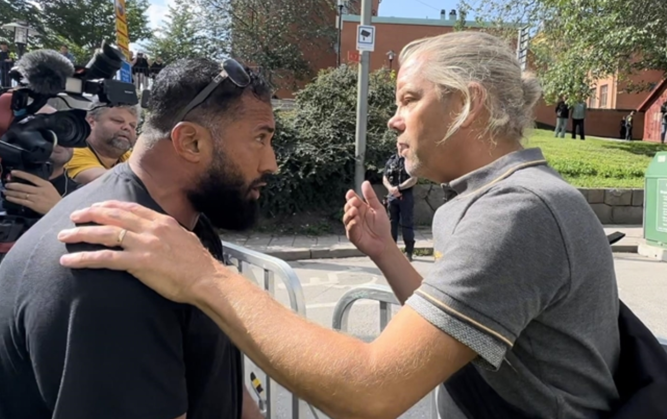 Силовики попытались остановить протест шведа против сожжений Корана