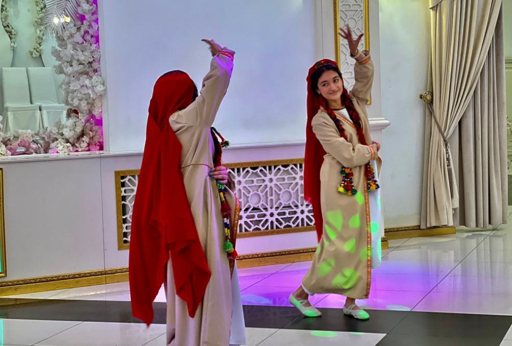 Танцевальная группа СРОО «Таджикская диаспора «Дидор»»