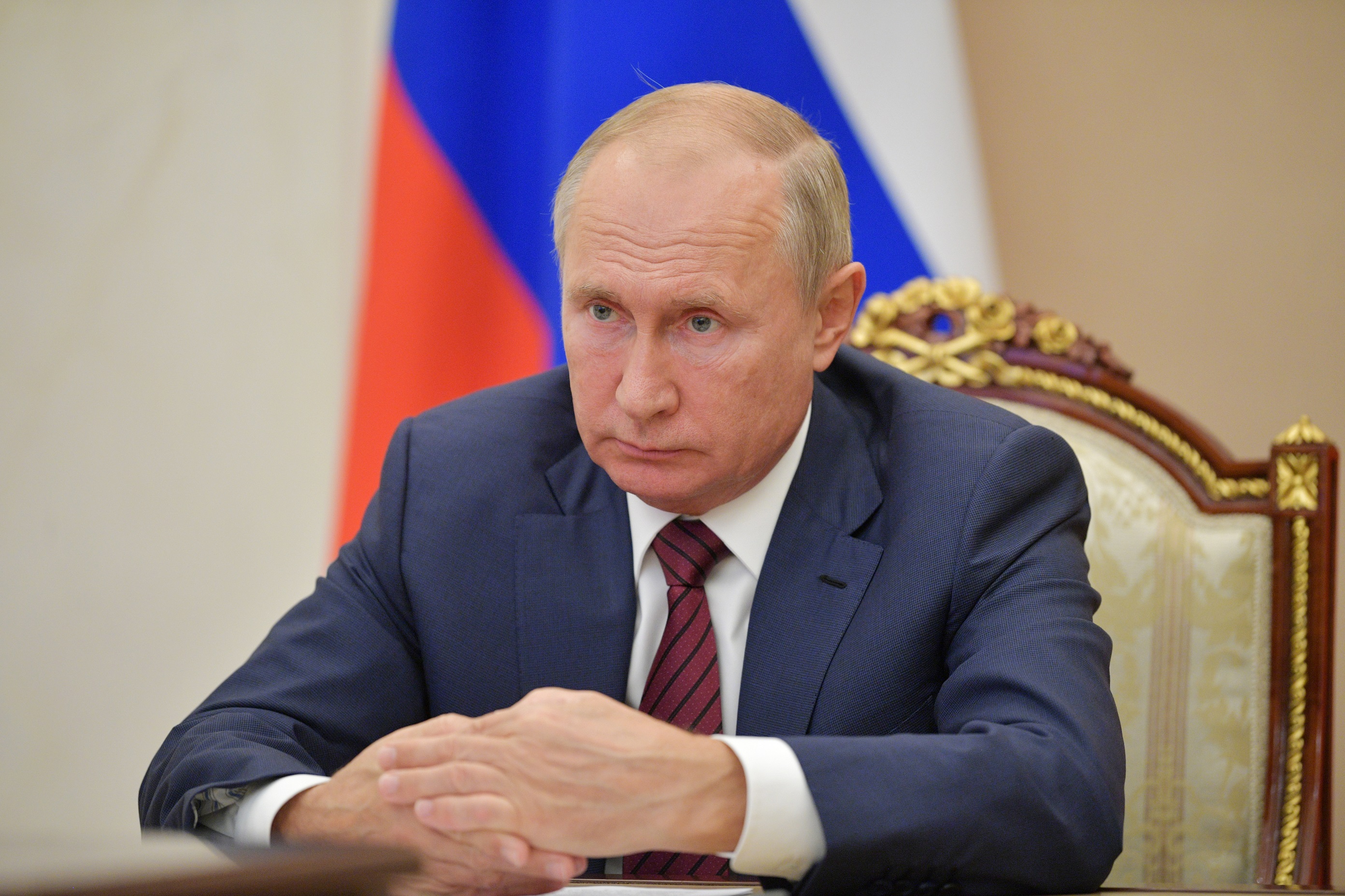 Путин запретил покрывать грядущий дефицит кадров за счет мигрантов