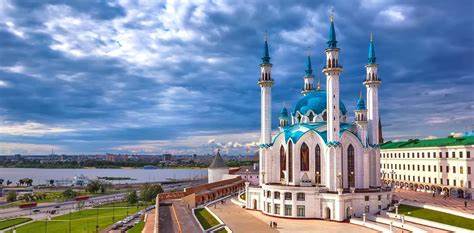 Сотрудницы в хиджабе, халяль питание и комнаты для молитвы - Казань готовится к форуму «Россия - Исламский мир»