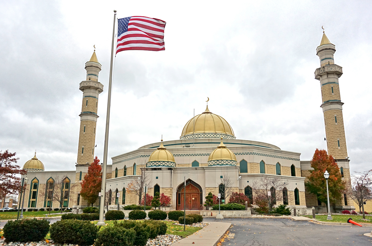 США усиливают меры безопасности в мечетях и синагогах