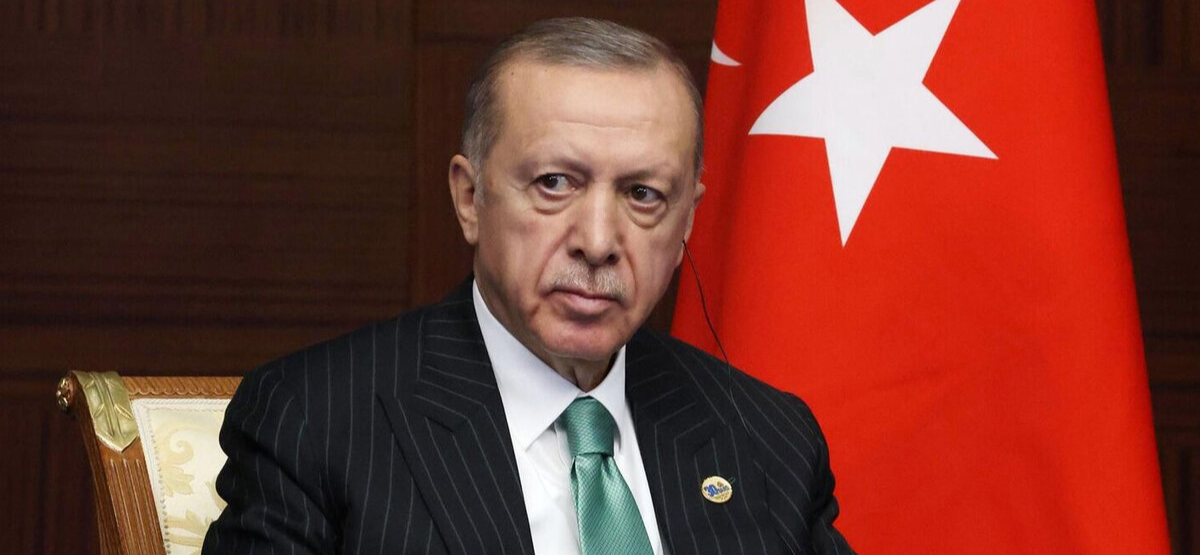 СМИ: Эрдоган провел экстренное заседание на фоне угрозы путча