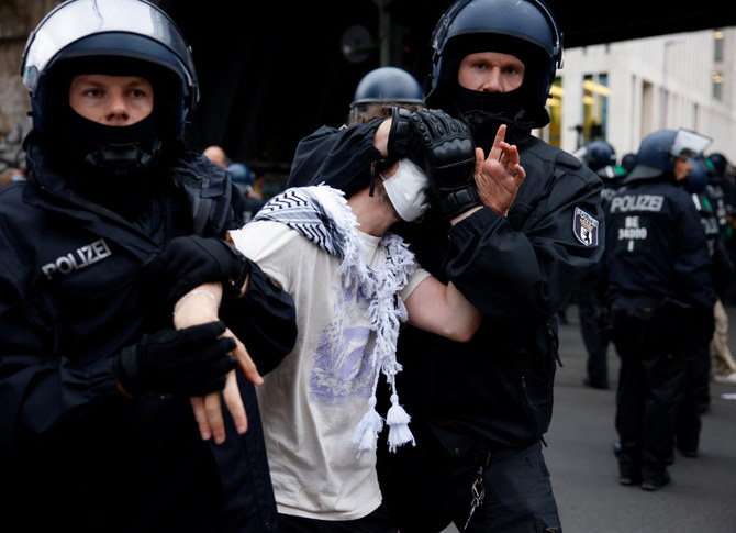 Немецкая полиция задержала более сотни студентов на акции солидарности с Палестиной