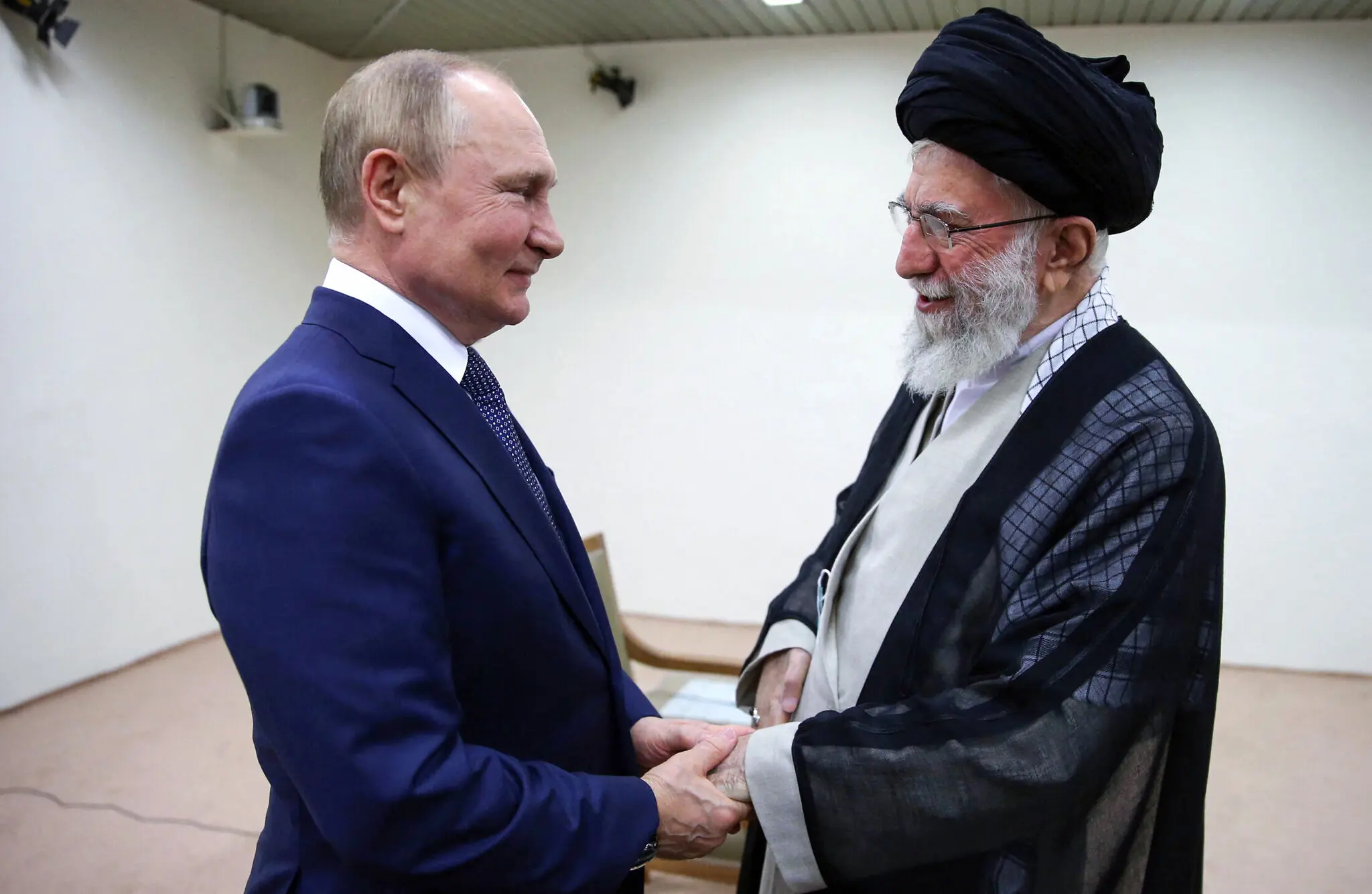 Путин рассказал о вкладе духовного лидера Ирана в укрепление связей с Россией