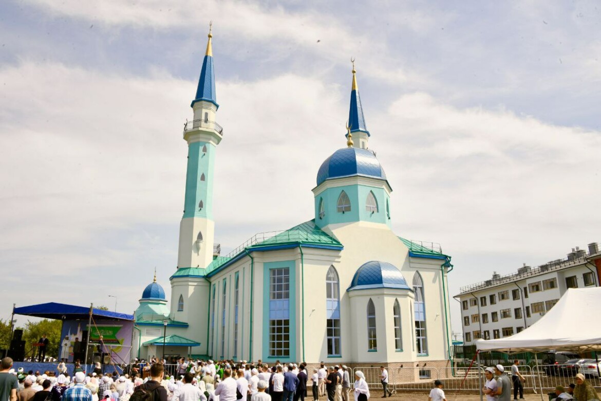Раис Татарстана принял участие в церемонии открытия самой большой мечети Ульяновска