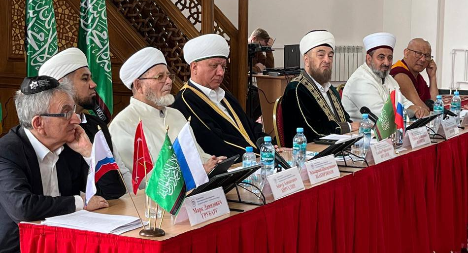 Религиозные деятели обсудили в Петербурге внутреннюю безопасность страны