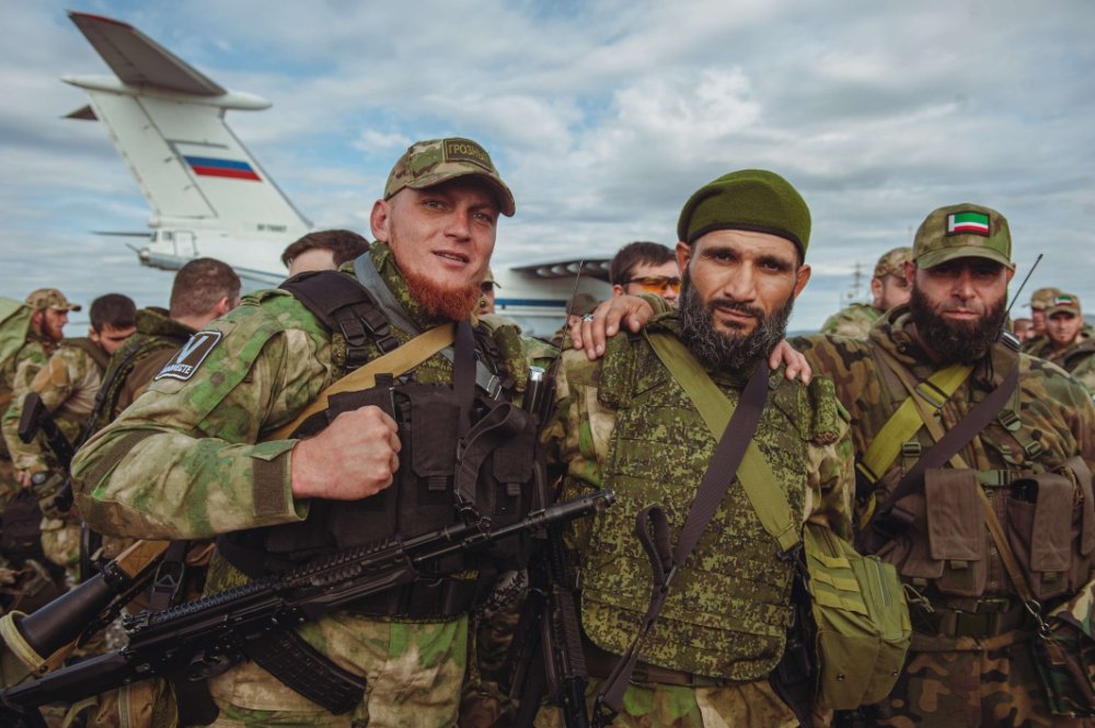 Бойцы «Ахмата» перед отправкой в зону спецоперации. Фото: Шамиль Мазиев /ИА «Грозный-информ»