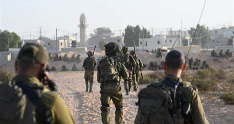 Израильские военные в секторе Газа, фото wsj.com