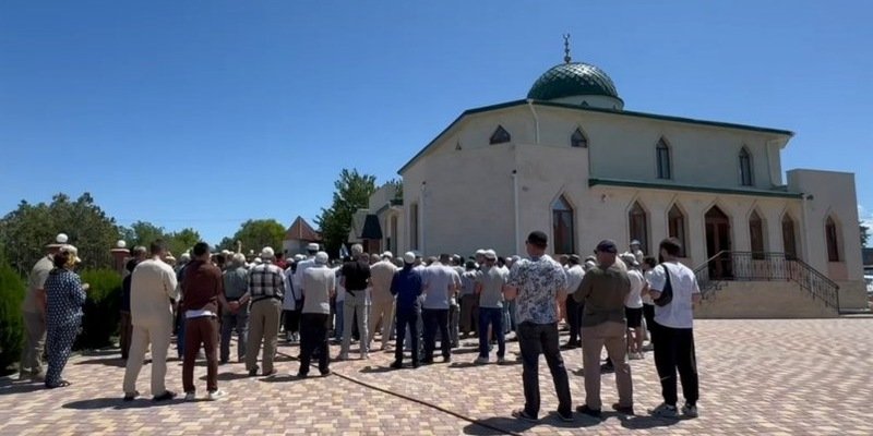 Белая мечеть в посёлке Черноморское. Фото: соцсети