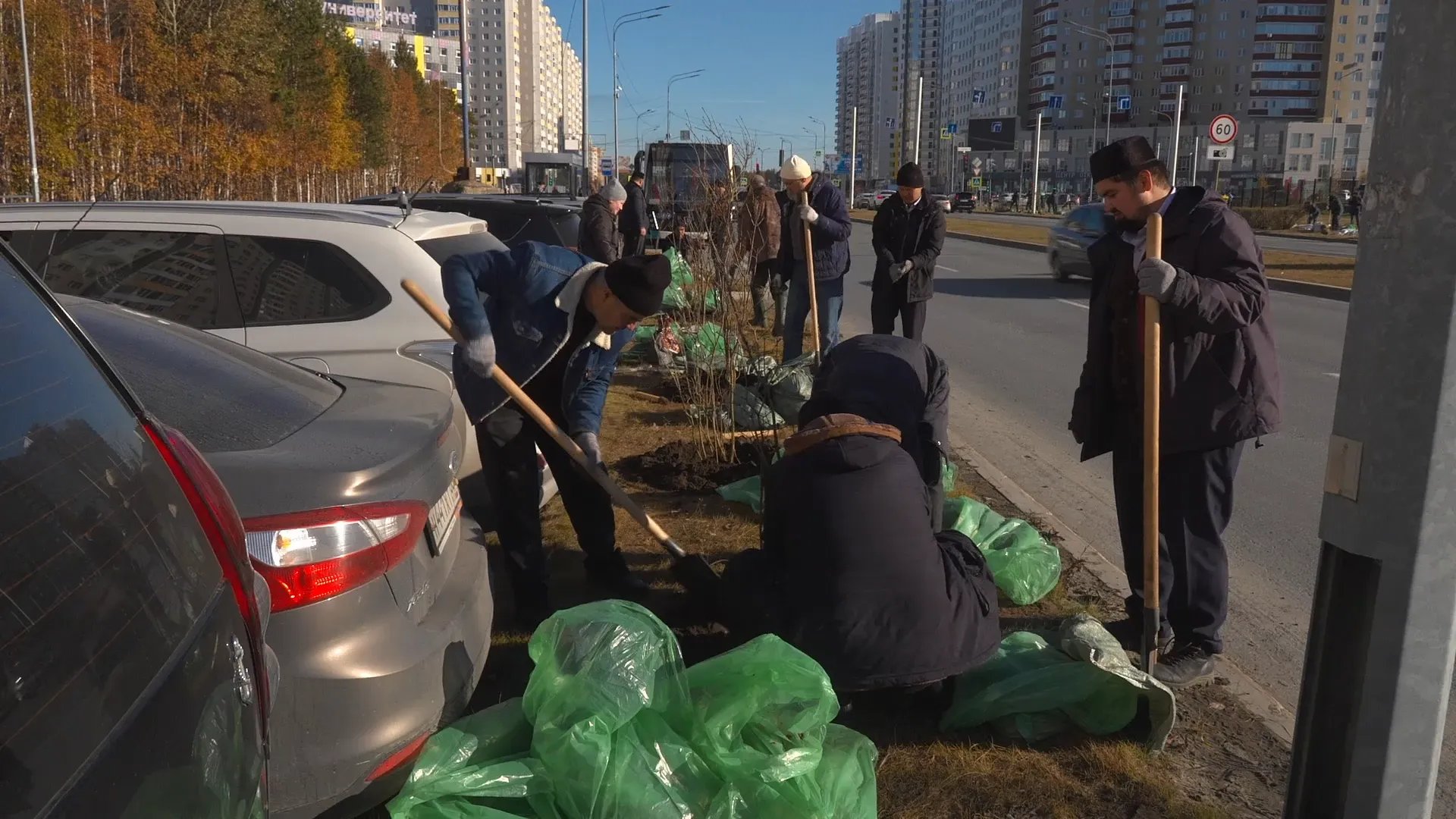 Мусульмане навели красоту в Сургуте