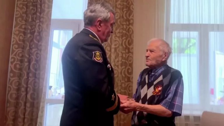 Сергей Меняйло и участник Великой Отечественной войны Чермен Худиев. Архивное фото: © Сергей Меняйло/Telegram