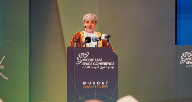 Министр транспорта, коммуникаций и информационных технологий Омана Саид бин Хамуд бин Саид аль-Мавали, фото: Arab News