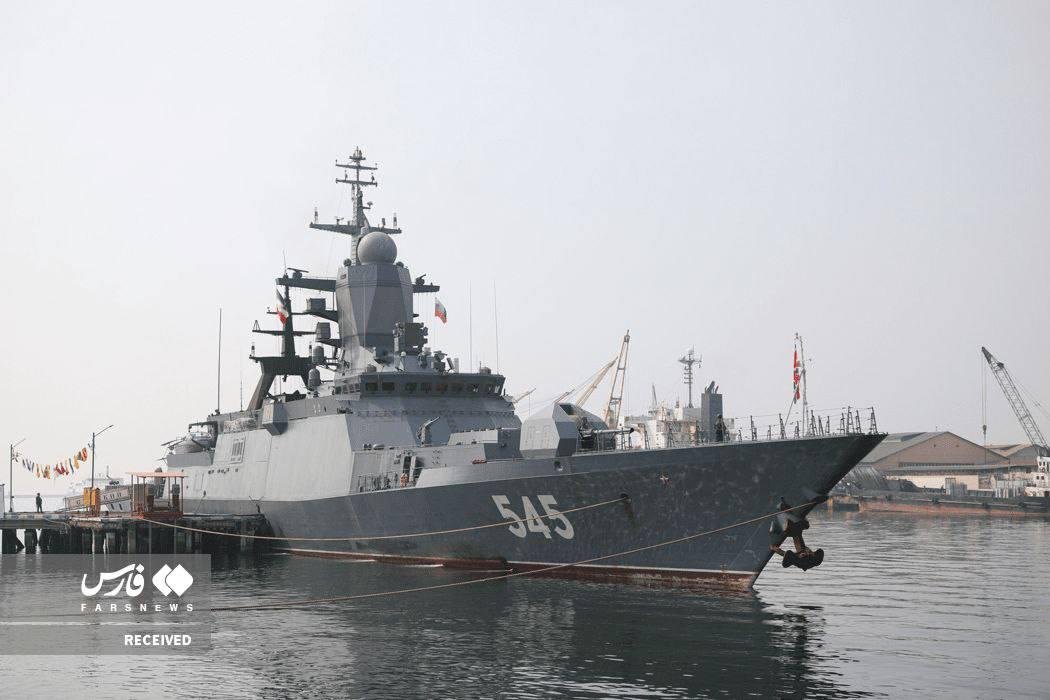 Военные моряки РФ и Ирана освободили «захваченное» пиратами судно