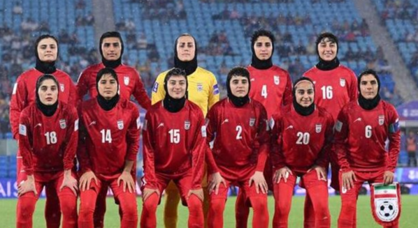 Сборная Ирана перед выступлением против Филиппин, фото: Reuters