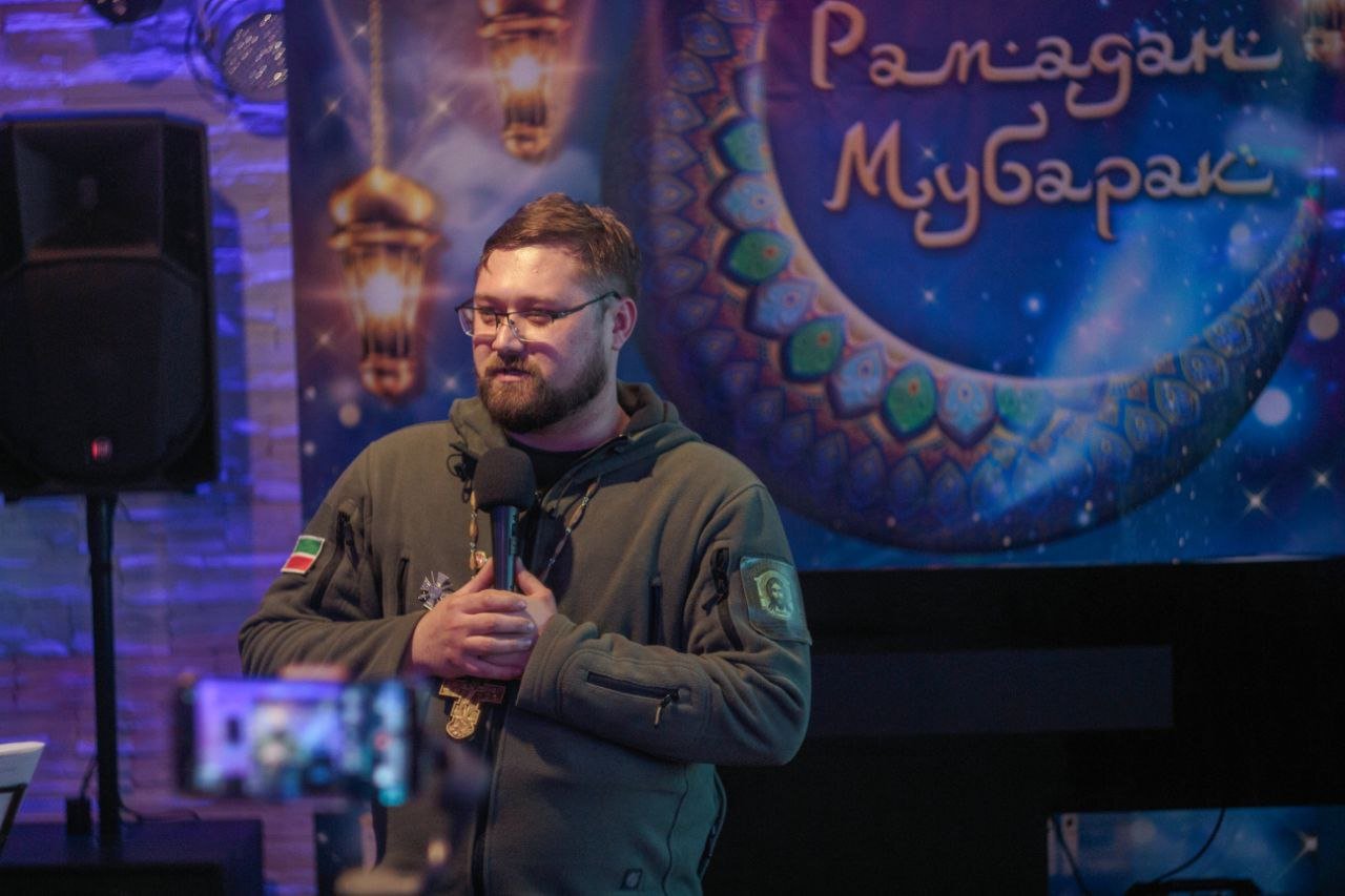 Гость ифтара в Луганске. Фото: ДУМ ЛНР