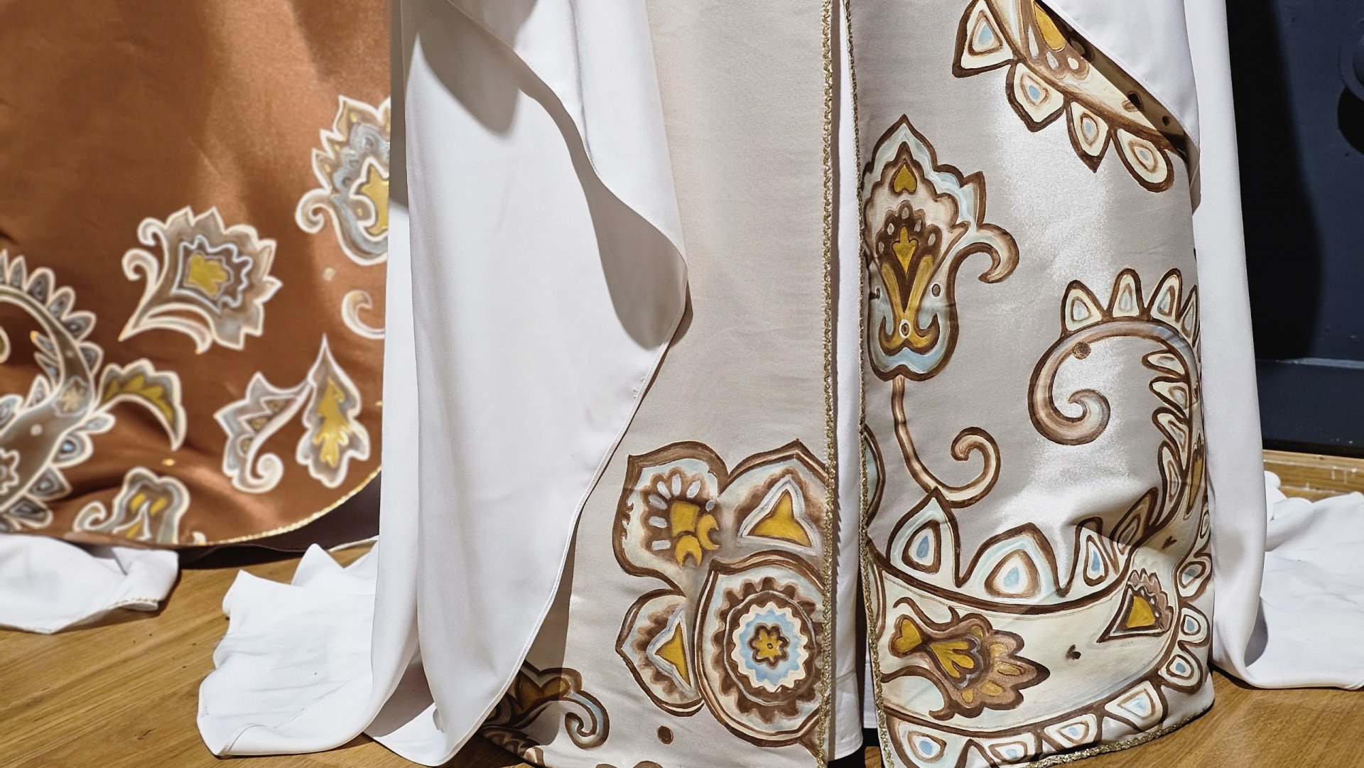 Подол современного татарского платья, видение современного дизайнера Луизы Скипиной