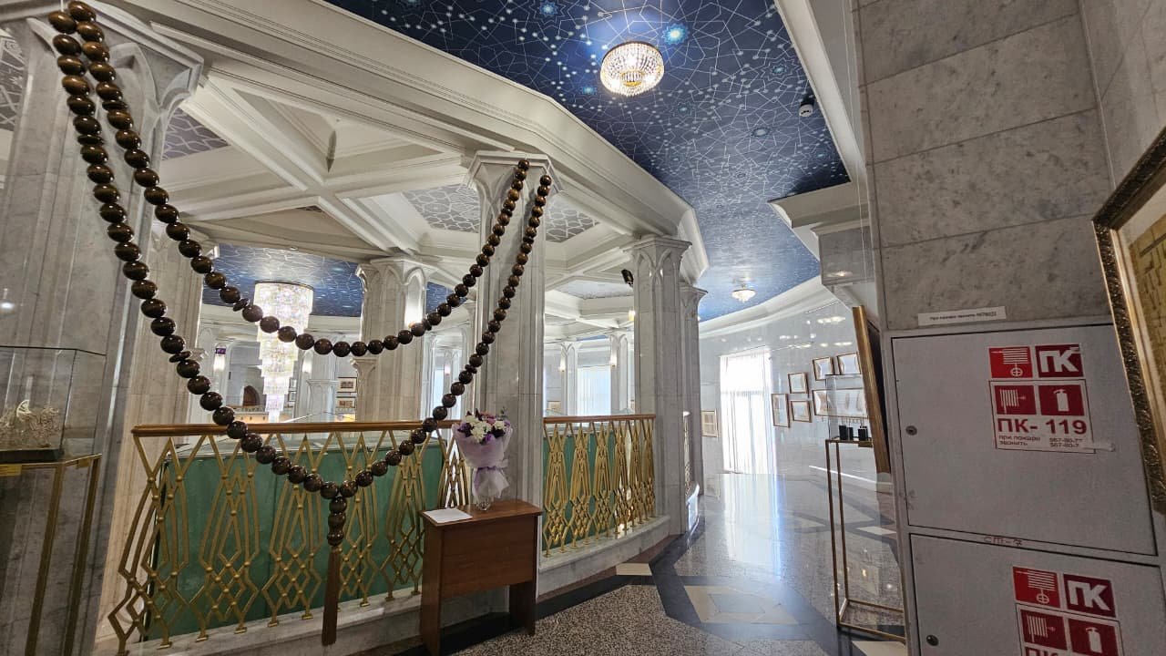 Тасбих длиной 9 метров