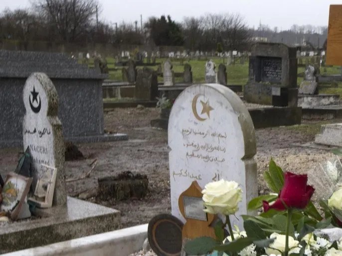 Кладбище на востоке Парижа