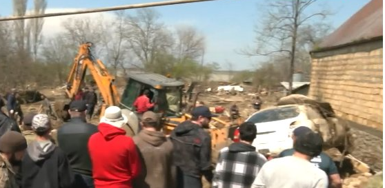 Разбор завалов в поселке Мамедкала, фото: Звезда