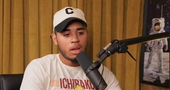 Джевин ведет подкаст