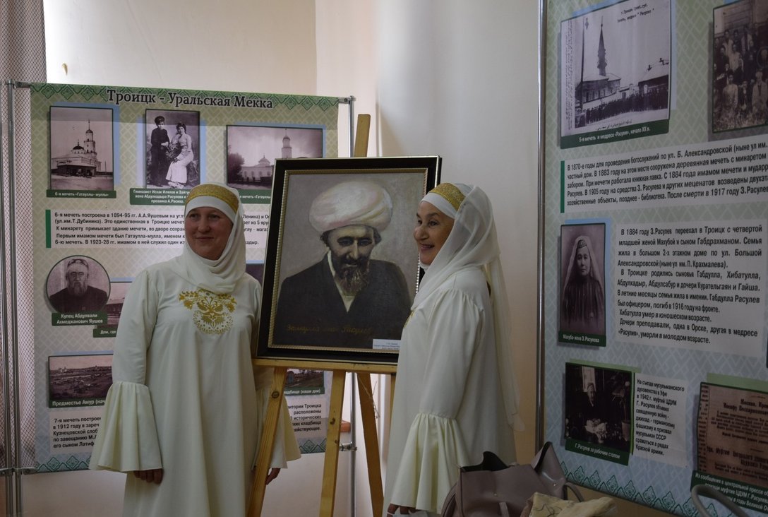 На портрете Зайнулла Расулев