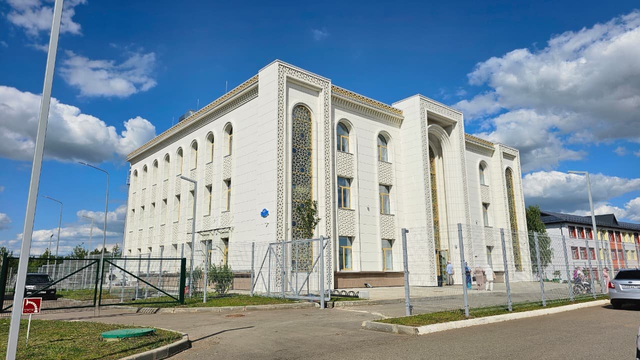 Здание пансионата «Мирас»