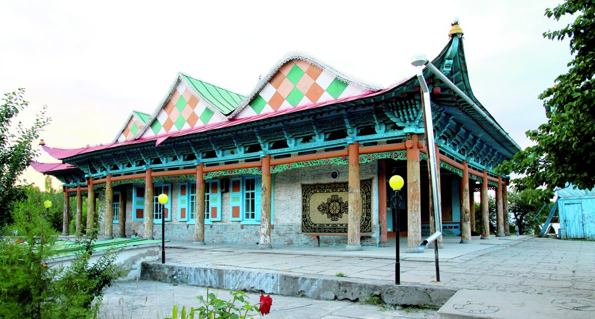 Дунганская мечеть в Караколе, фото: triptokyrgyzstan.com