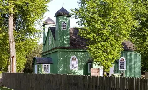 Мечеть в селе Крушиняны, фото: https://mechtafaraona.mygadanie.ru/derevyannye-mecheti-bogoniki-i-krushinyan/