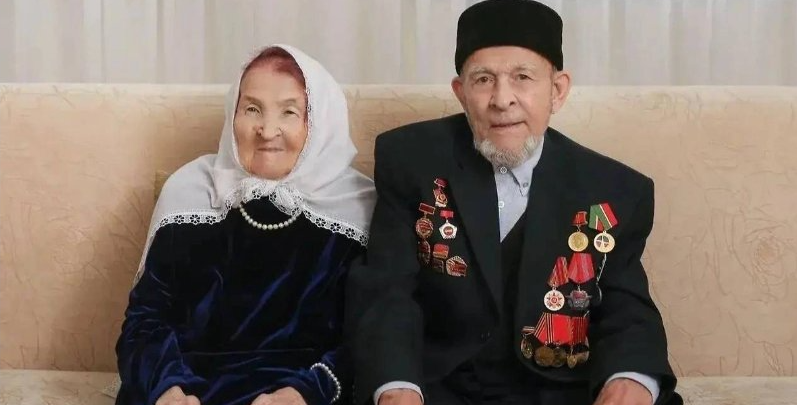 Рахиля Назмутдинова и Габдулладал Назмутдинов. Обложка © Telegram / Республика Татарстан