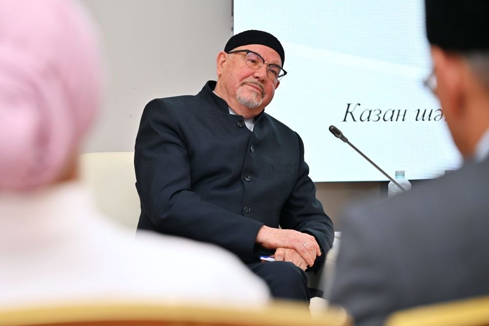 Ректор РИИ и КИУ Рафик Мухаметшин
